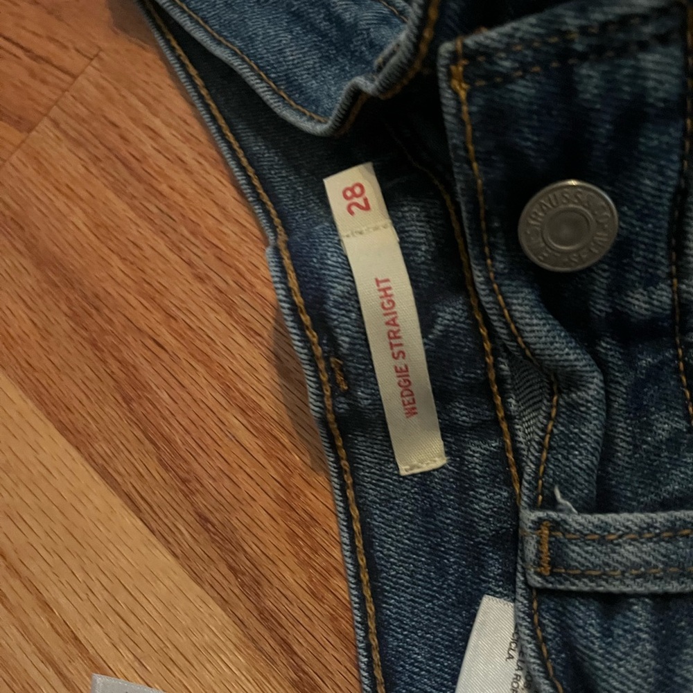 Levi’s weggie straight legged